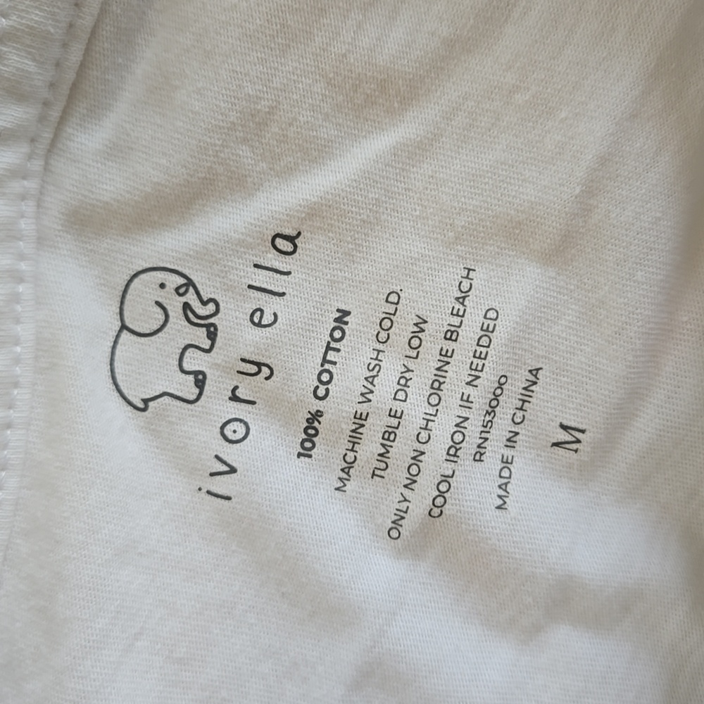 NWOT Ivory Ella White Cotton Pocket T-Shirt - Picture 3 of 4